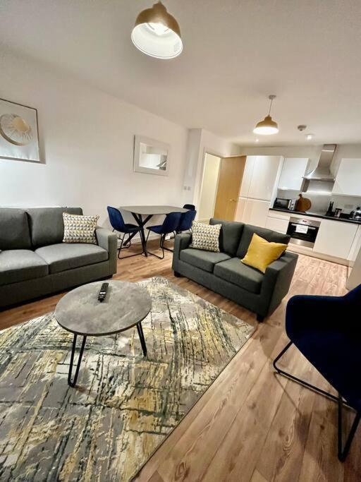Spacious 2 Bed Ground Floor Apartment, Free Parking, Close To Historic Dockyard & Gunwharf Quays Портцмаус Экстерьер фото